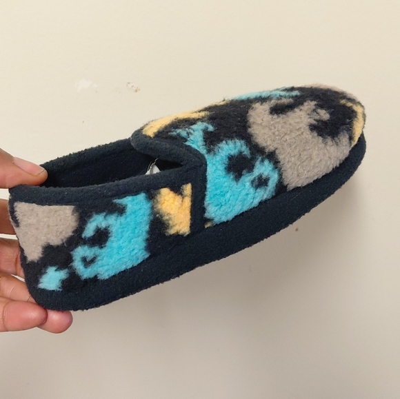 Cozy Dinosaur Kids Slippers - Black, Yellow, Blue Size 9/10 - Picture 5 of 8
